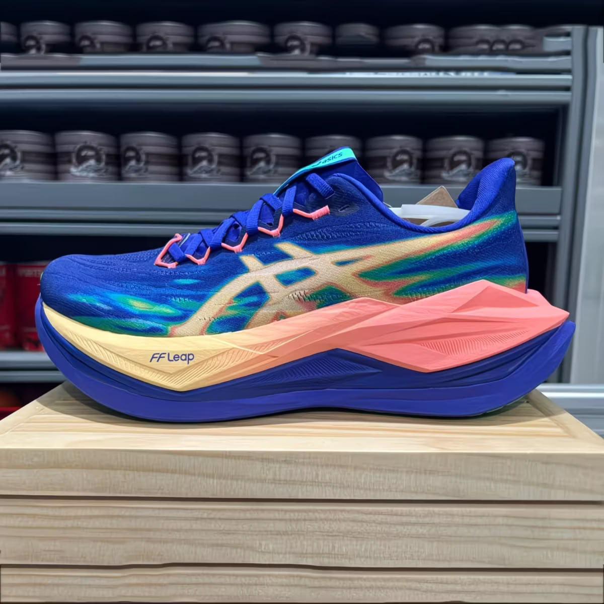 Tênis ASICS Novablast 5