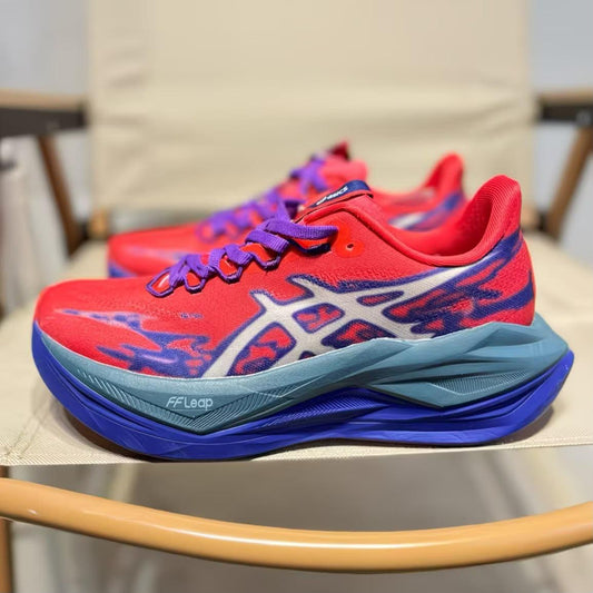 Tênis ASICS Novablast 5